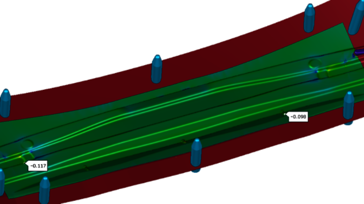 Digitale Blechumformsimulation eines Seitenaufprallträgers zur Validierung der Umformmethodik. Die Simulation zeigt Materialflüsse, Spannungsverteilungen und kritische Bereiche für eine optimierte Bauteilfertigung.