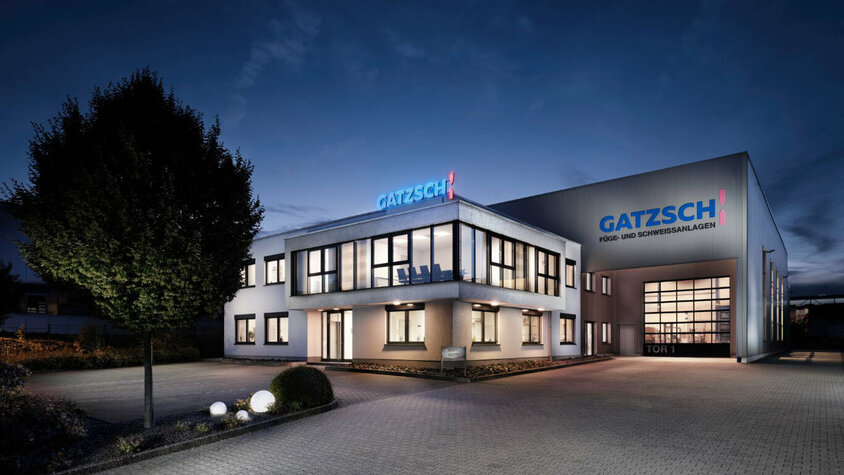 Gatzsch Schweißtechnik GmbH Gebäude bei Abenddämmerung